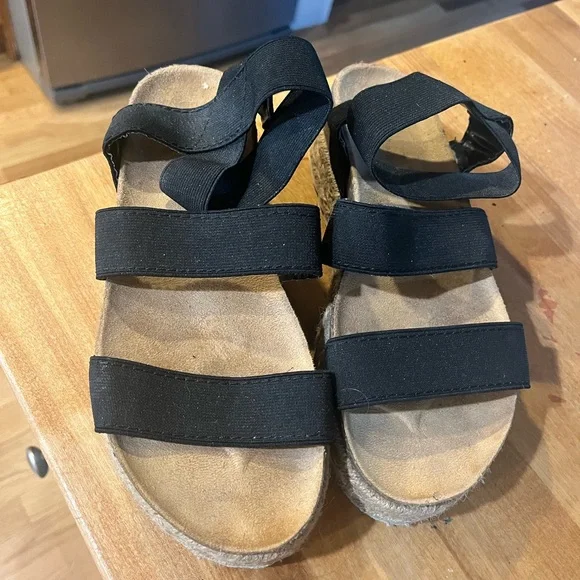 Nature breeze women’s elastic straps platform sandals - Picture 5 of 5